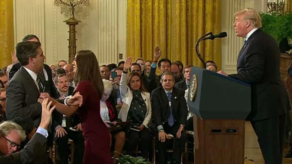 BIJELA KUĆA ĆE DOPUSTITI NOVINARU CNN-a DA ZADRŽI NOVINARSKU AKREDITACIJU