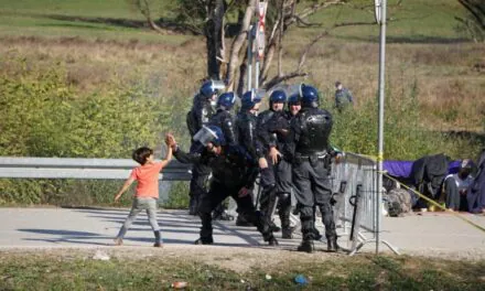 IMA LI LJUDI MEĐU IZBJEGLICAMA I MIGRANTIMA?
