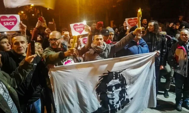 RTRS: Protesti rušitelja Republike Srpske i povrijeđeni policajac
