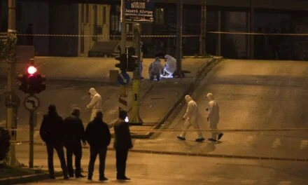 SNAŽNA EKSPLOZIJA ISPRED GRČKE TV STANICE SKAI