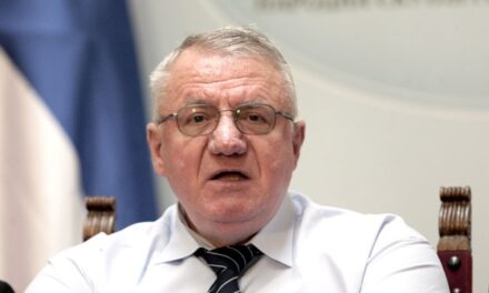 SafeJournalists: Srbijanski političar Šešelj verbalno napao novinarku RTRS-a