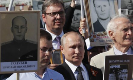BESMRTNI PUK U SRBIJI: Uvoz antifašizma iz Rusije
