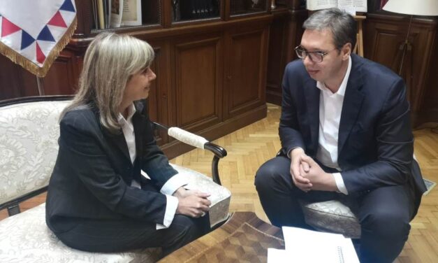Nakon sastanka s Vučićem, Pavlović prekinula štrajk glađu