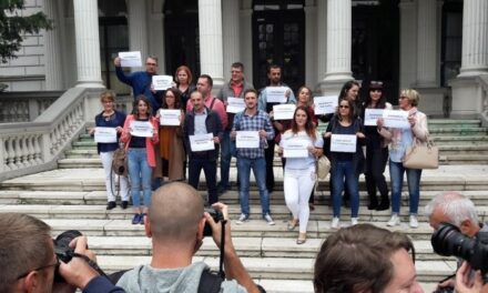 Nakon napada na redakciju portala radiosarajevo.ba: Vinovnici uhapšeni, novinari zakazali proteste