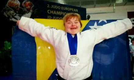JEDNAKE ŠANSE ZA SVU DJECU: Šta možemo naučiti iz primjera Azre Dedić?