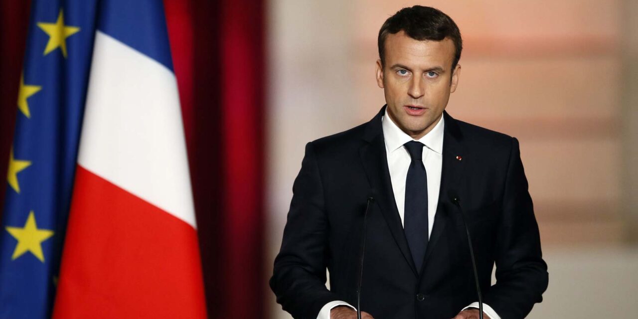 Macron: Zabrana nošenja abaje u francuskim školama bit će beskompromisna