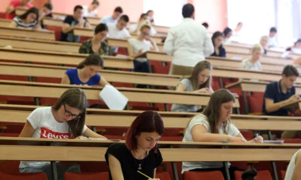 RTRS O PUNIM FAKULTETIMA, BNTV O DRASTIČNOM SMANJENJU BROJA UPISANIH STUDENATA