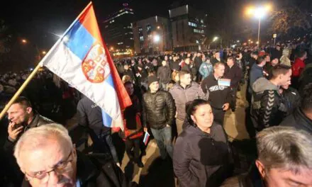 Dvije škole pod jednim krovom i dva protesta u istom parku zaštiti kod UNESCO-a kao nematerijalnu kulturnu baštinu!