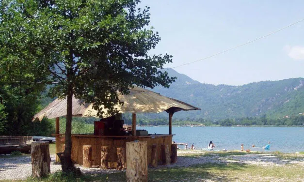 (V)LAŽNE VIJESTI: Bosanski nudisti konačno dobili savez na nivou većeg entiteta, već su uređene i prve plaže