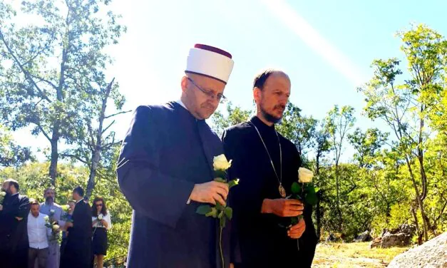 MUFTIJA I EPISKOP U SLUŽBI POMIRENJA: Zajednička molitva za ubijene budi nadu živima