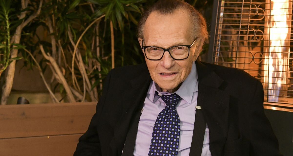 U 87. godini preminuo poznati TV voditelj Larry King
