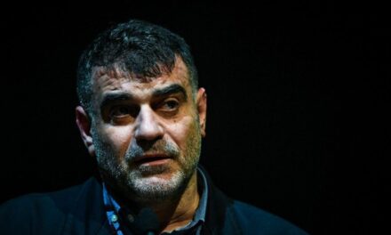 Grčki novinar Kostas Vaxevanis pod policijskom zaštitom