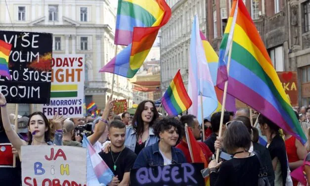 Prajd ili raskrinkavanje tranzicijske demokratije