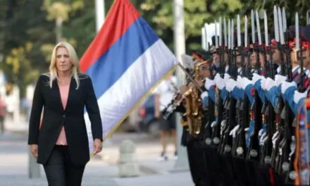 Gospođu će tek da stižu aferimi zato što je šef istura da potpisuje njegove ludosti!