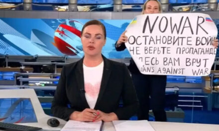 Šta se desilo s novinarkom koja je protestirala u programu ruske televizije?