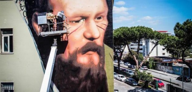 Protestirajući protiv cenzure, napuljski umjetnik naslikao mural Dostojevskog