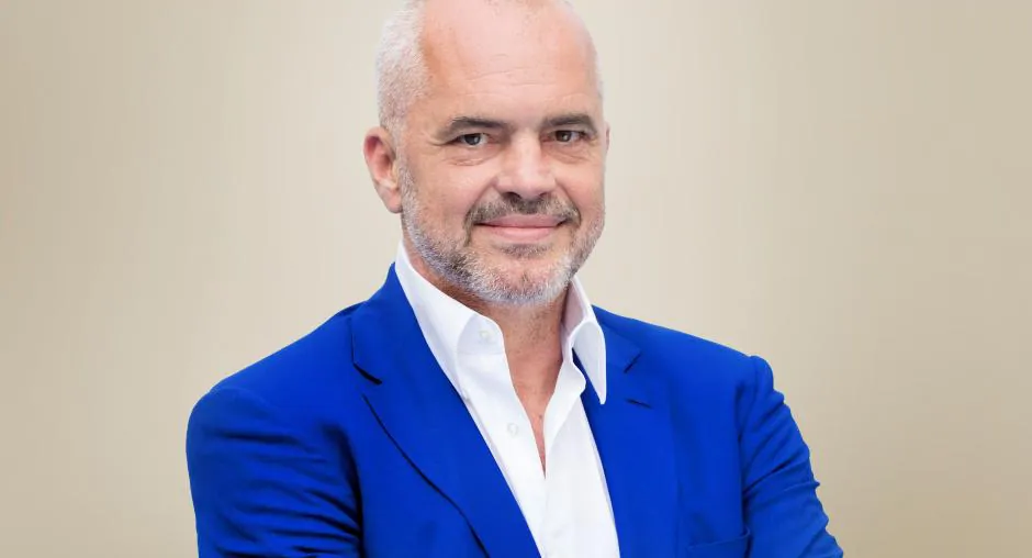 Albanski premijer gurnuo novinarku