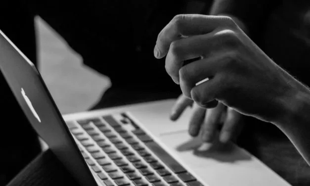 Kako se nositi s trolovima: Savjeti za novinarke i novinare izložene online uznemiravanju