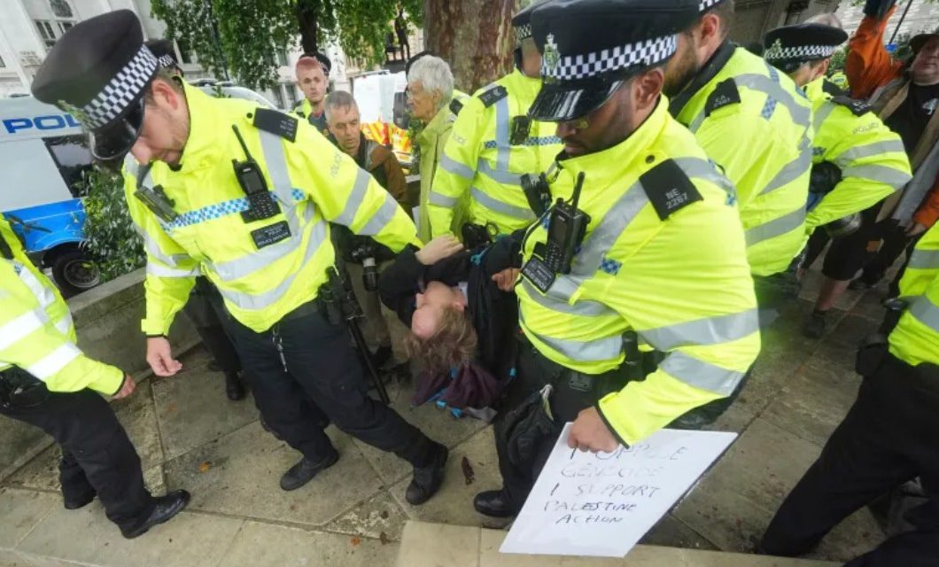 Protesti protiv zabrane Palestine Action: Više od 100 uhapšenih na protestima u UK