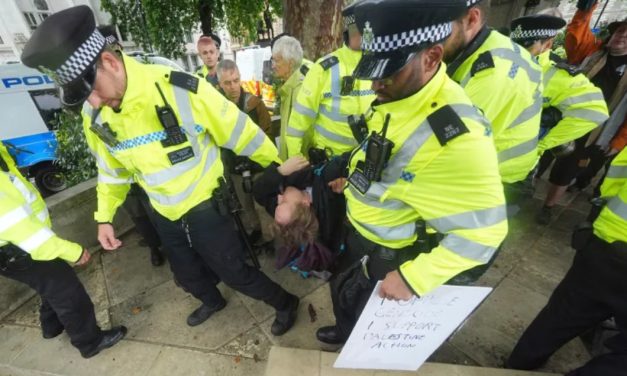 Protesti protiv zabrane Palestine Action: Više od 100 uhapšenih na protestima u UK