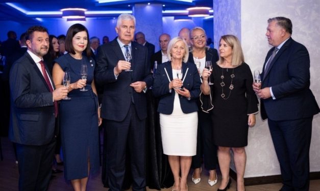 Vatromet sramote u Mostaru
