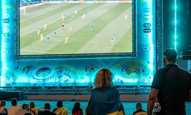 FUDBAL POD REFLEKTORIMA: Kako mediji i tehnologija oblikuju igru