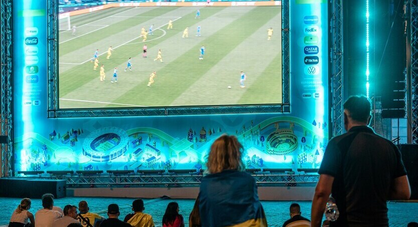 FUDBAL POD REFLEKTORIMA: Kako mediji i tehnologija oblikuju igru
