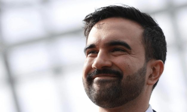 Politika koja pleše, mijenja i pobjeđuje: TikTok, halal grilovi i zamrznute kirije