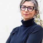 DOK SVIJET OKREĆE GLAVU: Priče koje razbijaju tišinu