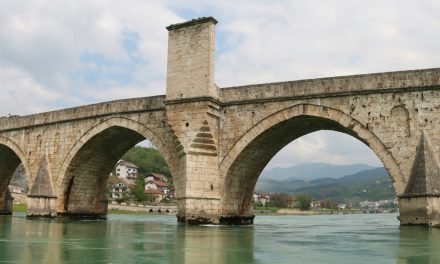 REVIZIONIZAM I GRANICE KOLEKTIVNOG SJEĆANJA: Između činjenice i poricanja