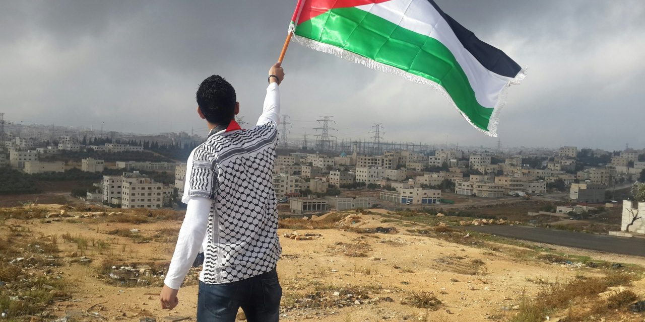 ŽENA S KEFIJOM I PUŠKOM: Kako je Leila Khaled postala lice palestinskog otpora