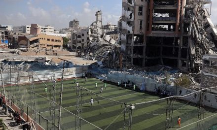 Uklonjena fotografija palestinskih fudbalera izazvala burne reakcije u Francuskoj
