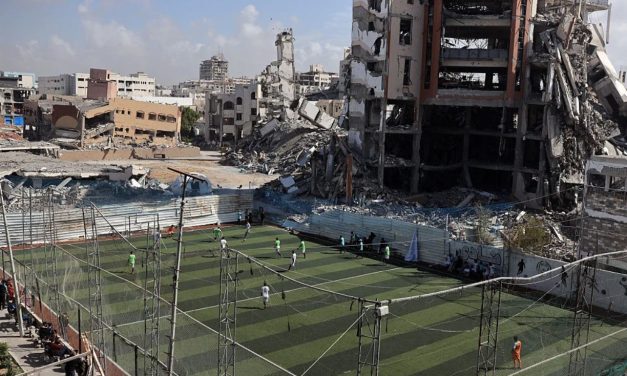 Uklonjena fotografija palestinskih fudbalera izazvala burne reakcije u Francuskoj